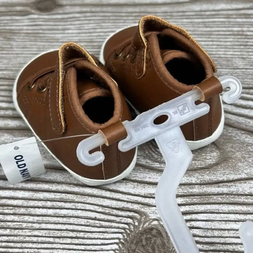 Old Navy  Boys Cognac Brown Crib Style Boots Sz 0-3M